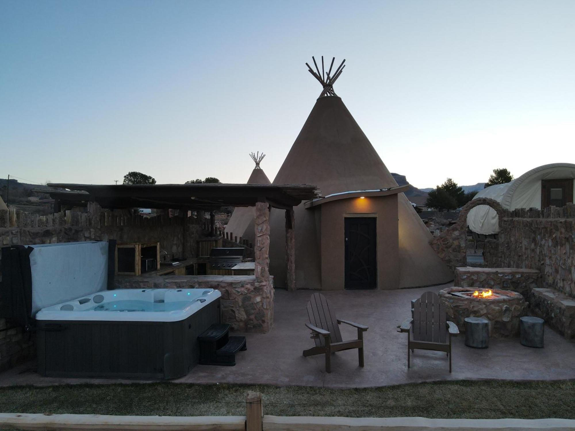 Zion White Bison Glamping & Rv Resort Virgin Exterior photo