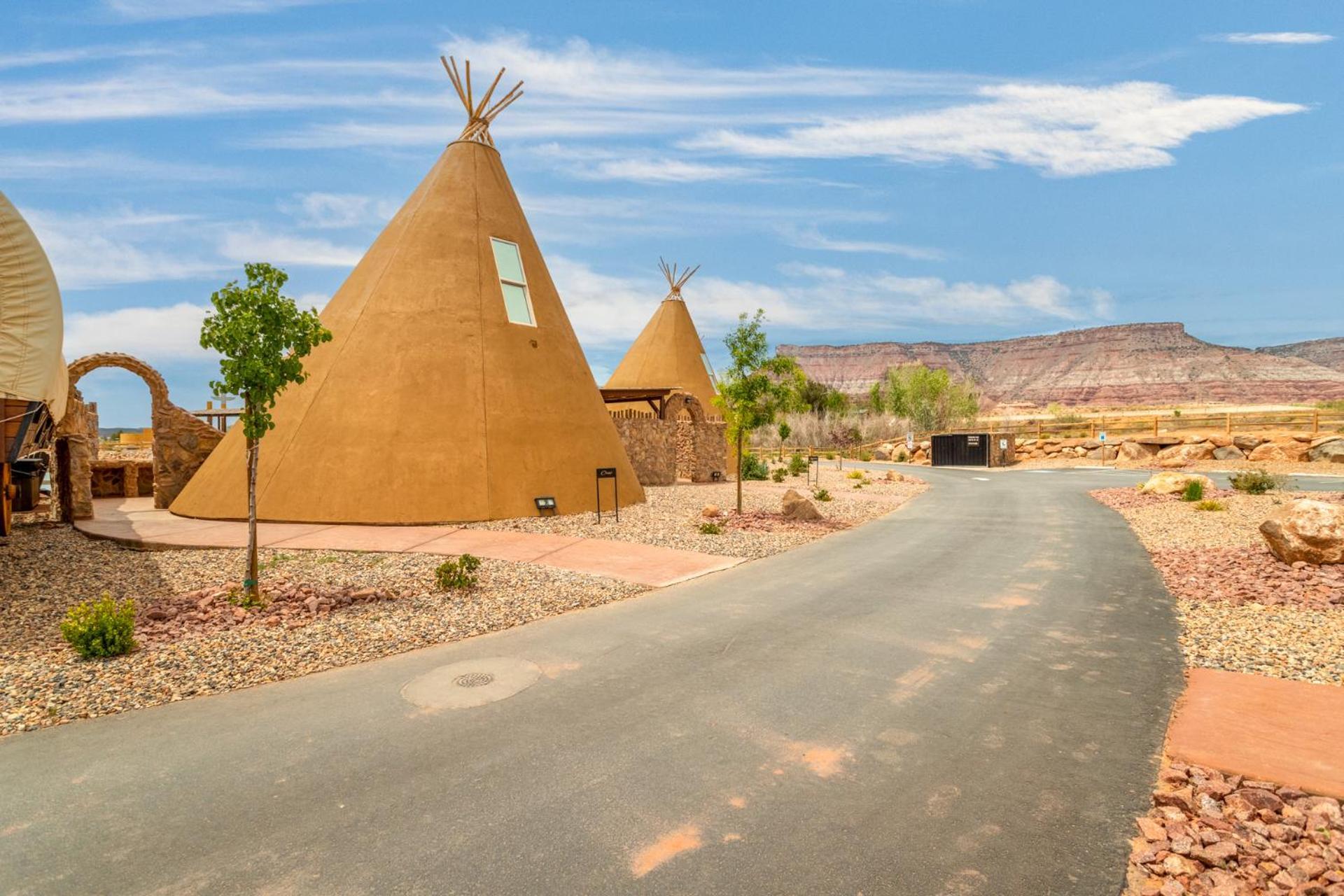 Zion White Bison Glamping & Rv Resort Virgin Exterior photo