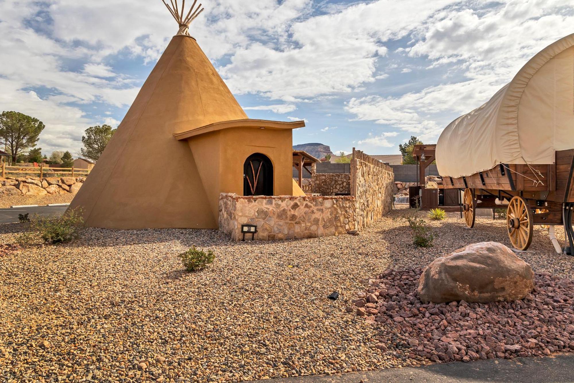 Zion White Bison Glamping & Rv Resort Virgin Exterior photo