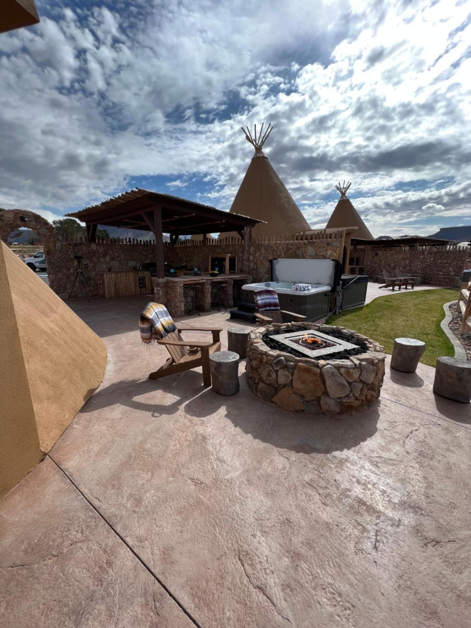Zion White Bison Glamping & Rv Resort Virgin Exterior photo